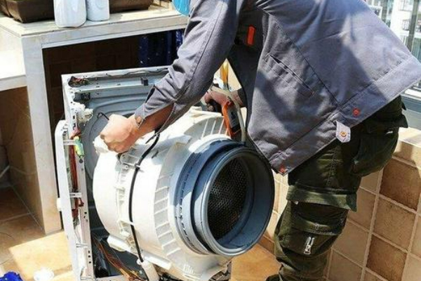 洗衣機(jī)用完不甩干通常是由于幾個(gè)原因